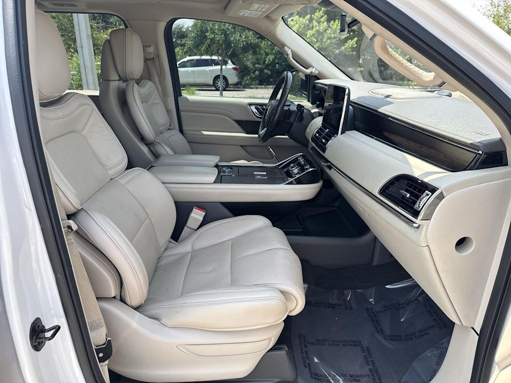 Thumbnail: 2018 Lincoln Navigator - 12