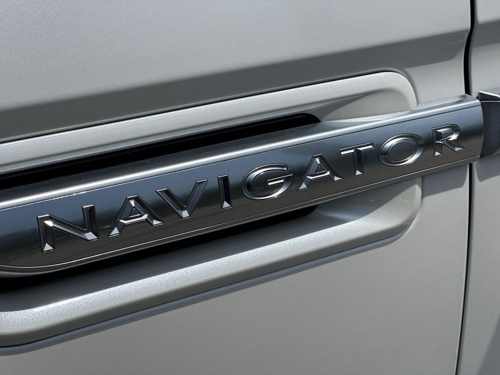 Thumbnail: 2018 Lincoln Navigator - 30