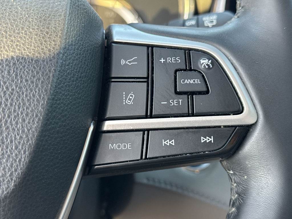 Thumbnail: 2022 Toyota Highlander - 34