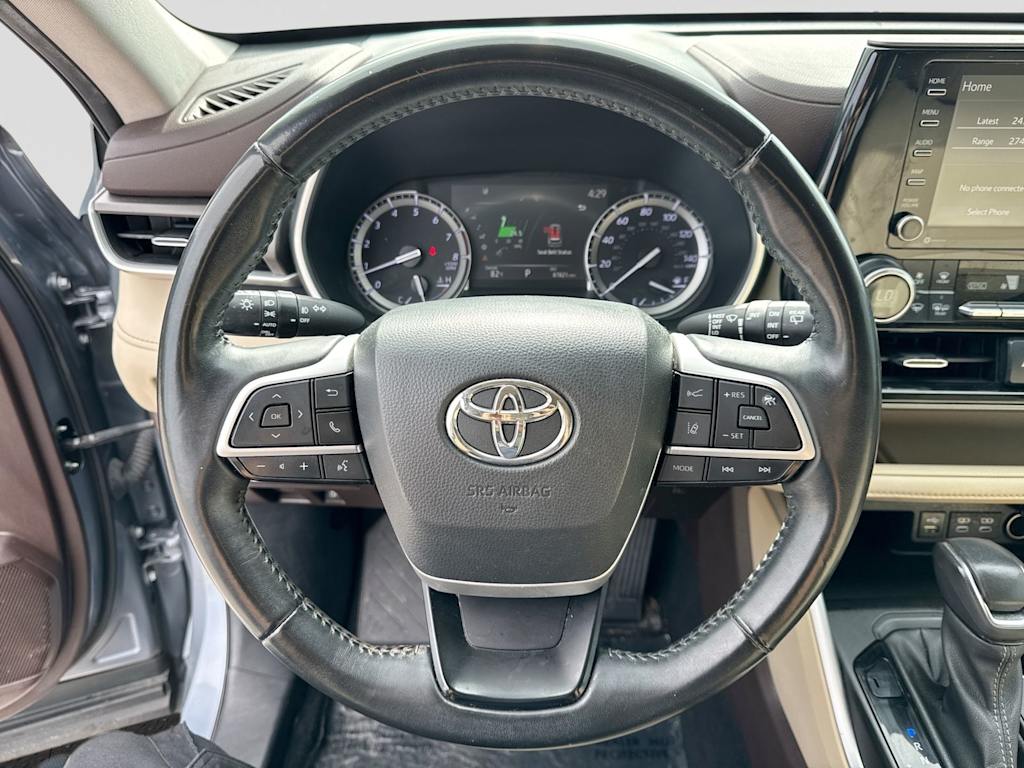 Thumbnail: 2022 Toyota Highlander - 10