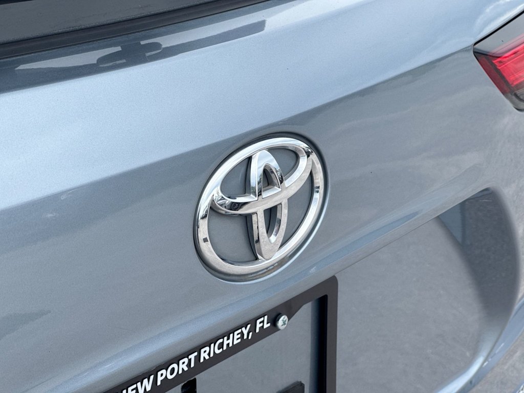 Thumbnail: 2022 Toyota Highlander - 7