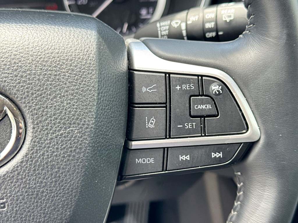 Thumbnail: 2025 Toyota Highlander - 37
