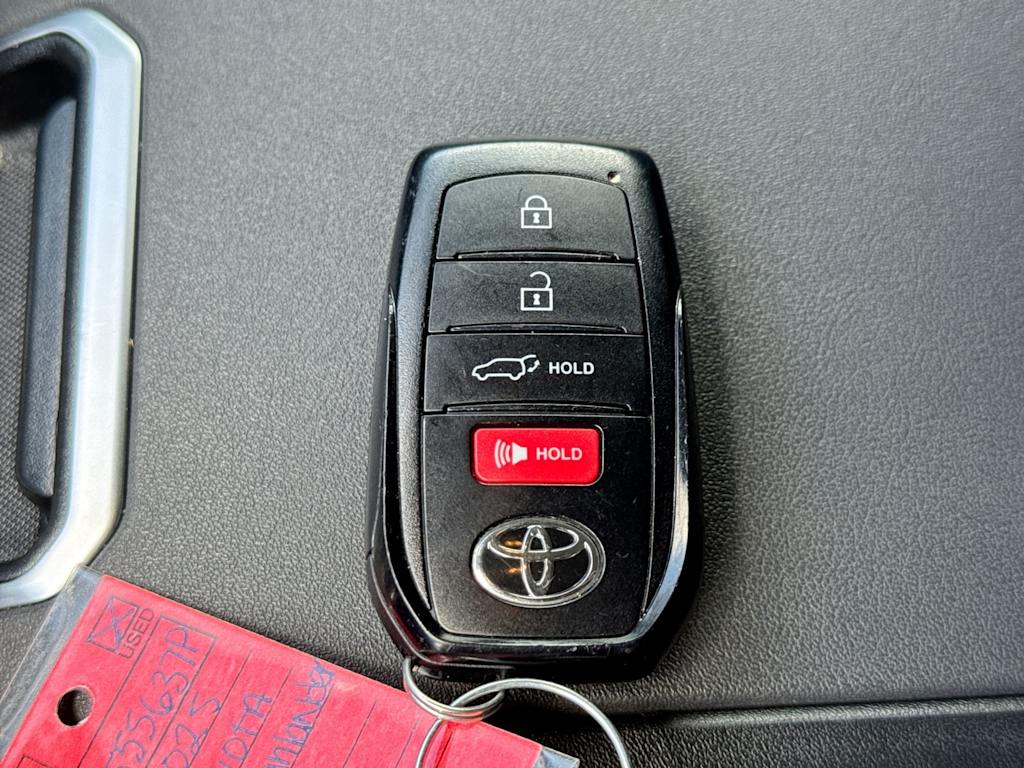 Thumbnail: 2025 Toyota Highlander - 18