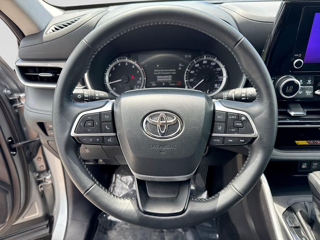 Thumbnail: 2025 Toyota Highlander - 10
