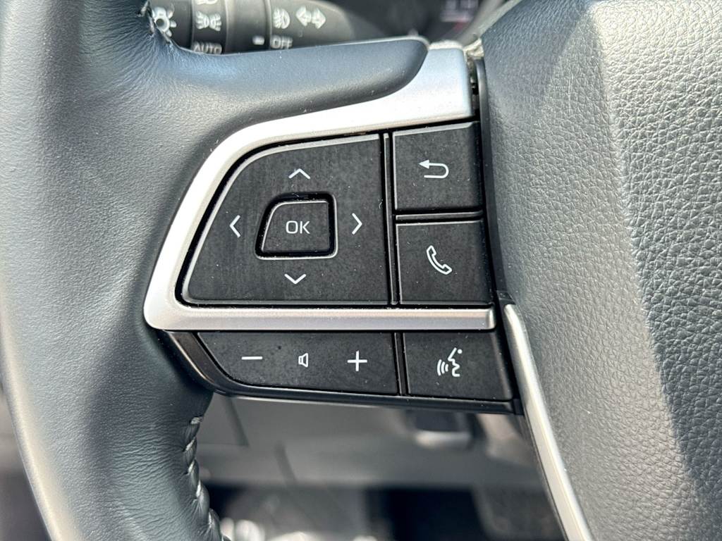 Thumbnail: 2025 Toyota Highlander - 36