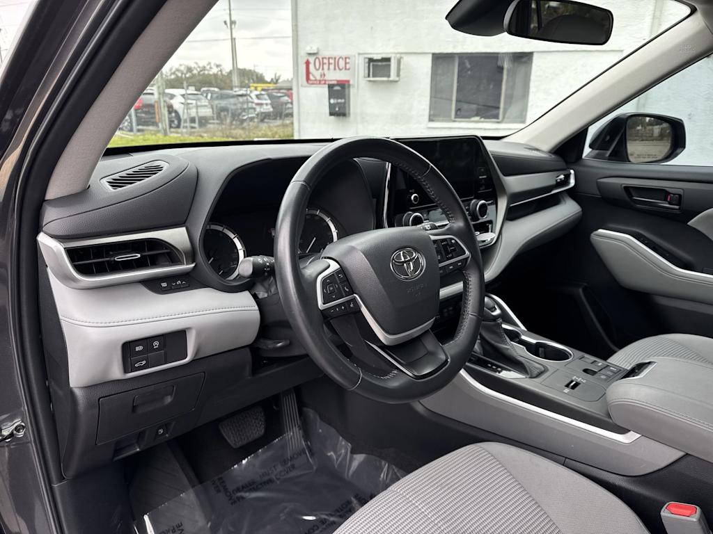 Thumbnail: 2023 Toyota Highlander - 2