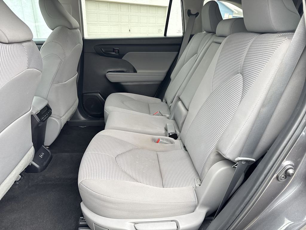 Thumbnail: 2023 Toyota Highlander - 25