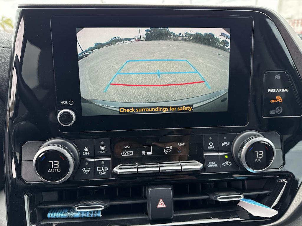 Thumbnail: 2023 Toyota Highlander - 31