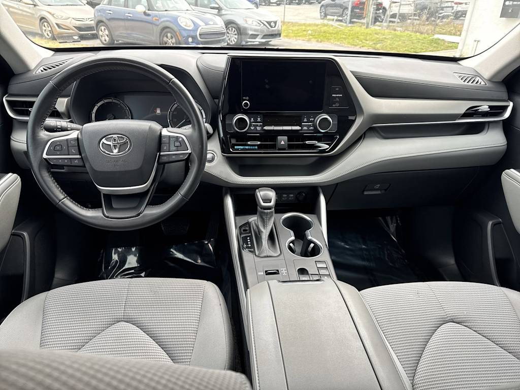 Thumbnail: 2023 Toyota Highlander - 10