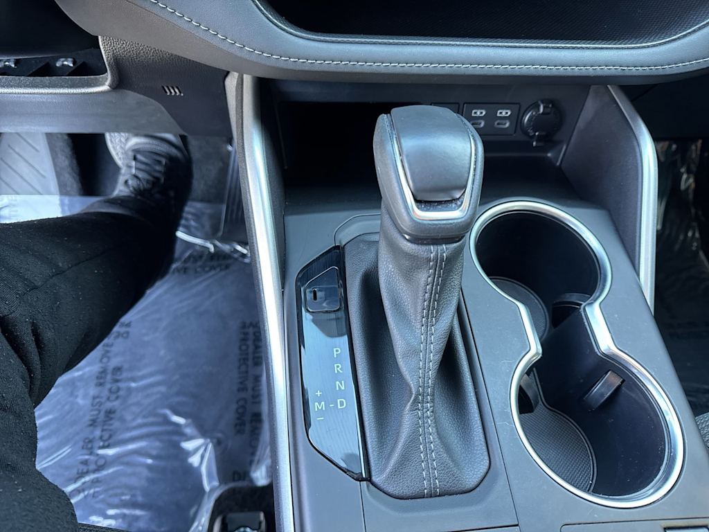 Thumbnail: 2024 Toyota Highlander - 32