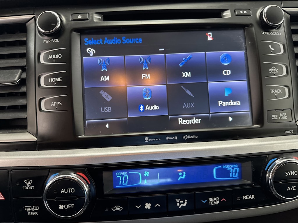 Thumbnail: 2018 Toyota Highlander - 15