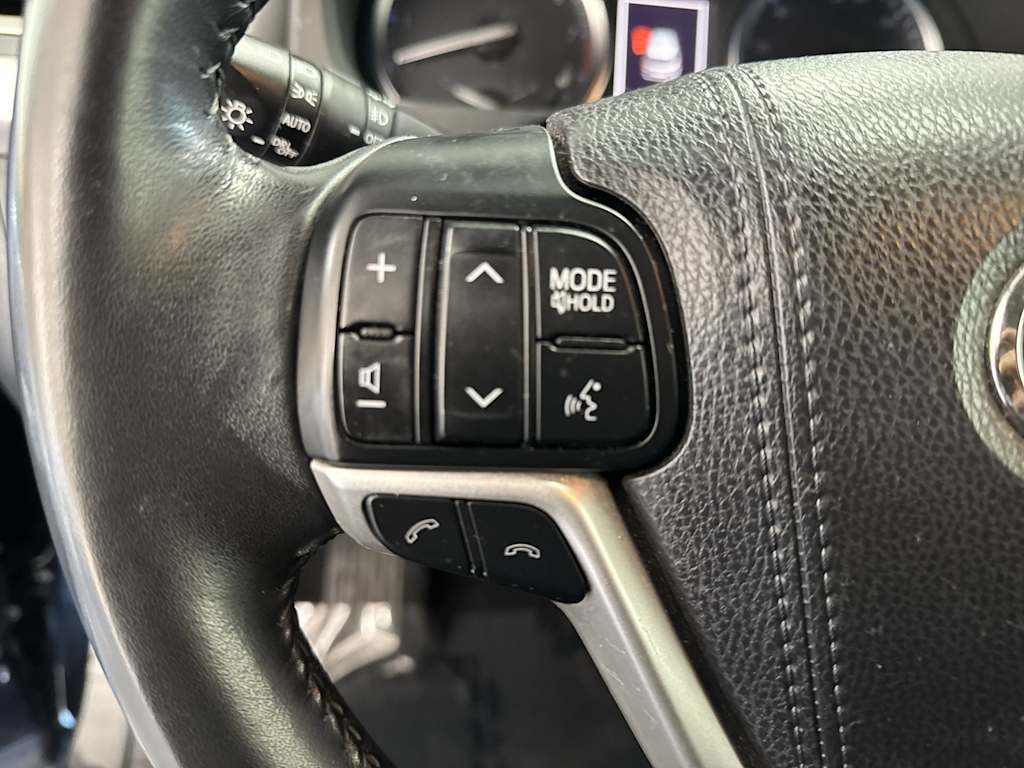 Thumbnail: 2018 Toyota Highlander - 29