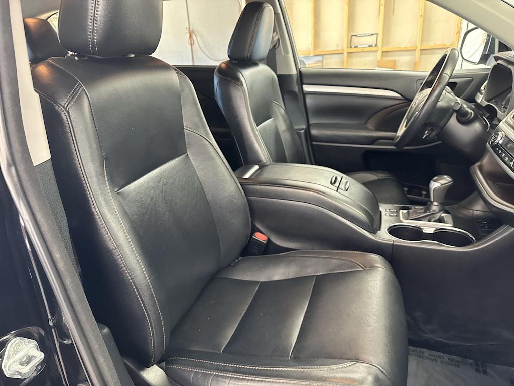 Thumbnail: 2018 Toyota Highlander - 27