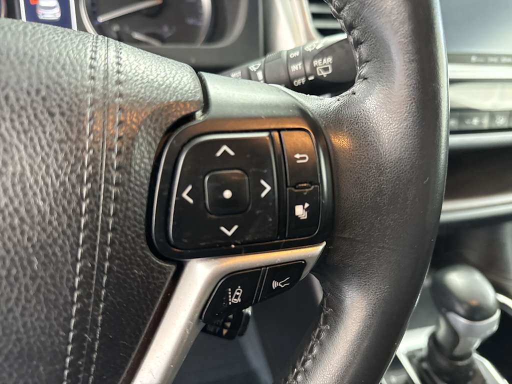 Thumbnail: 2018 Toyota Highlander - 30