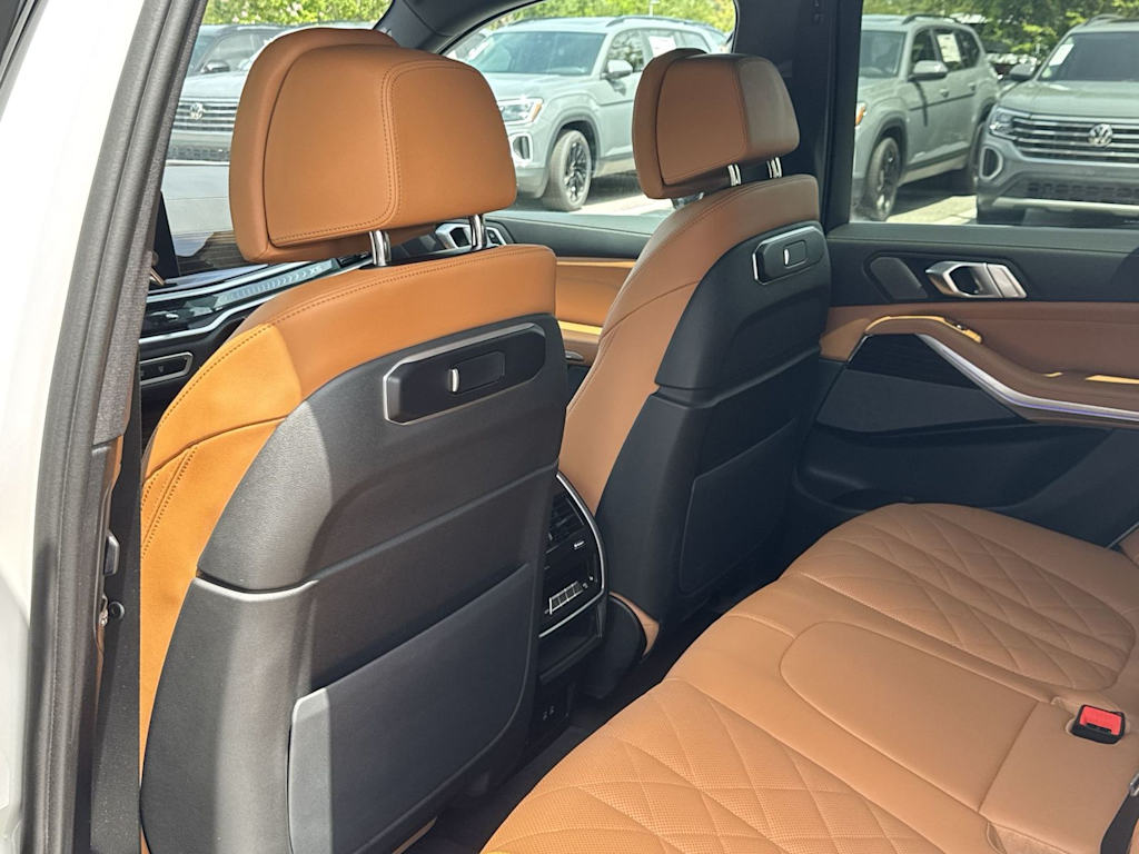 Thumbnail: 2026 BMW X5 - 13