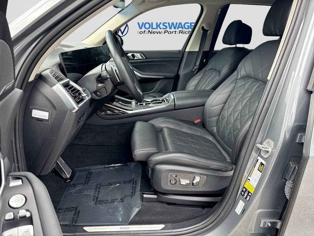 Thumbnail: 2024 BMW X7 - 11