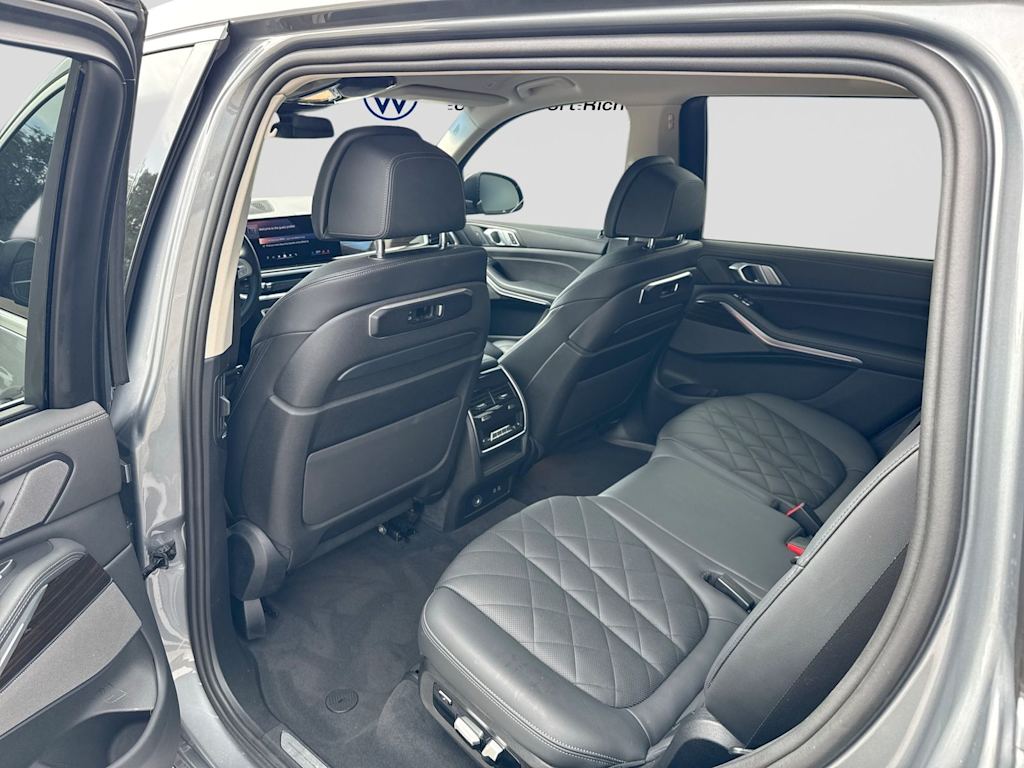Thumbnail: 2024 BMW X7 - 12