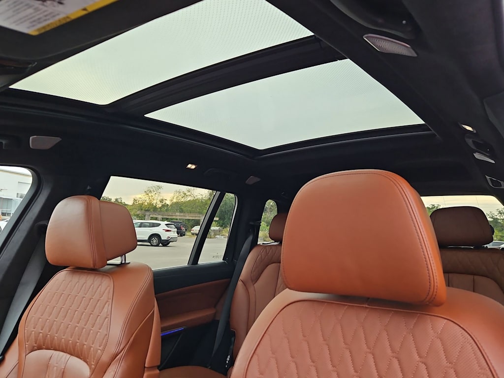 Thumbnail: 2023 BMW X7 - 27