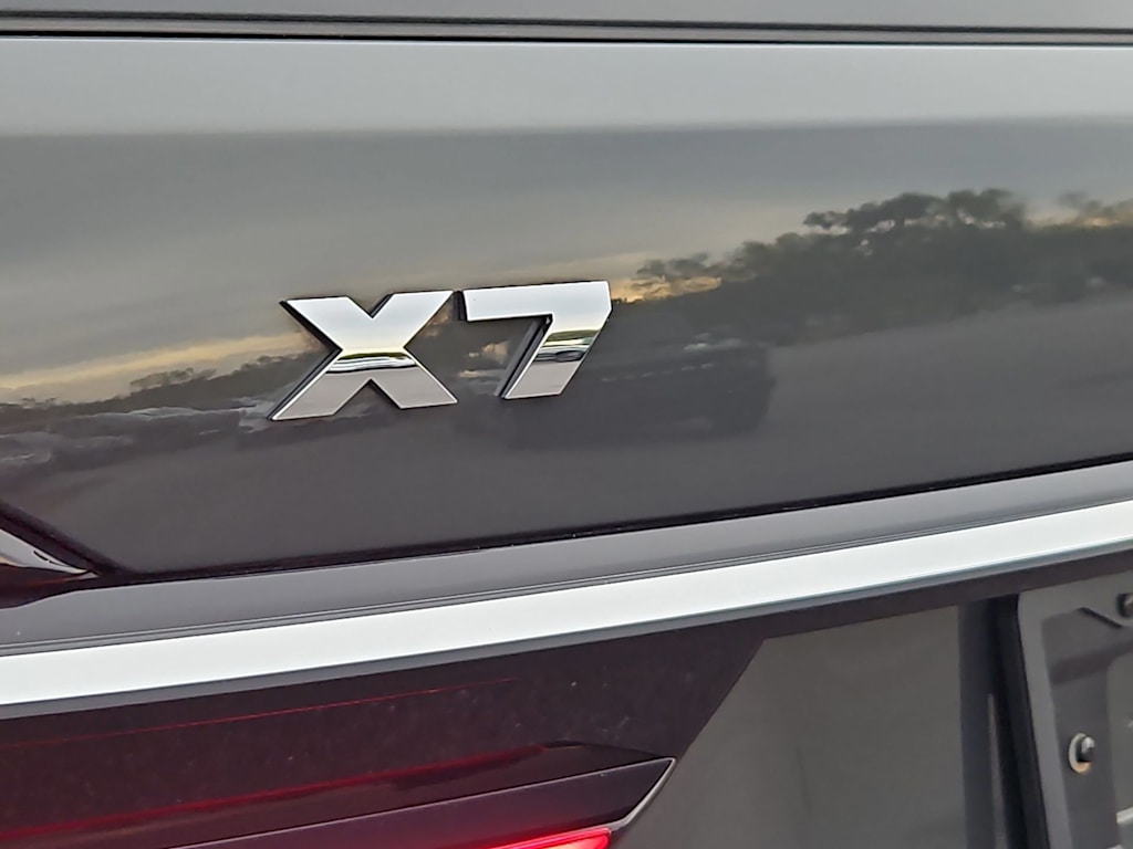 Thumbnail: 2023 BMW X7 - 7