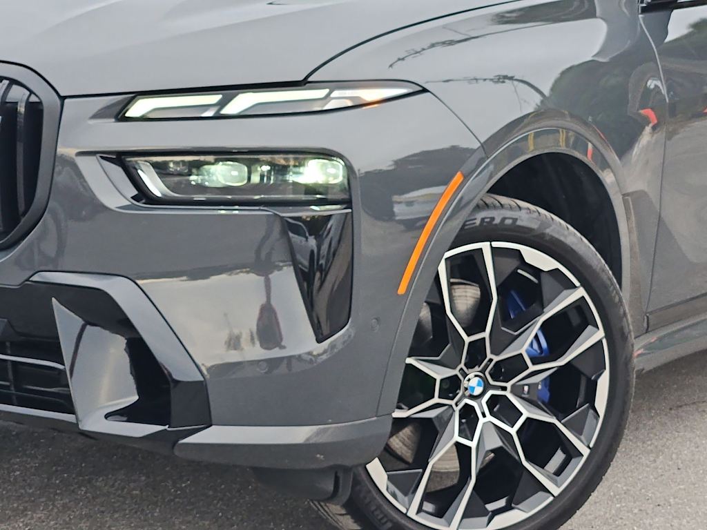 Thumbnail: 2023 BMW X7 - 8