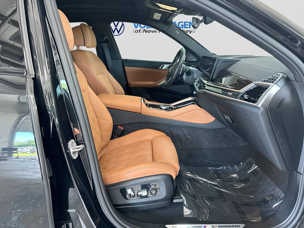 Thumbnail: 2025 BMW X6 - 11