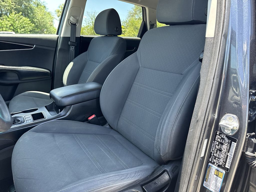 Thumbnail: 2020 Kia Sorento - 10