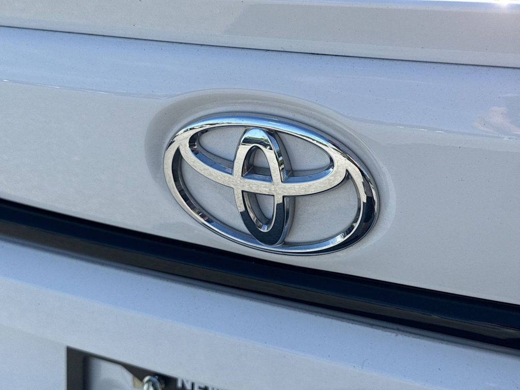Thumbnail: 2023 Toyota Corolla - 27
