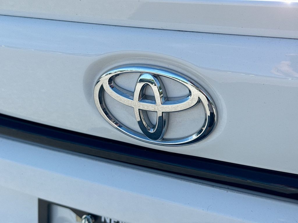 Thumbnail: 2023 Toyota Corolla - 27