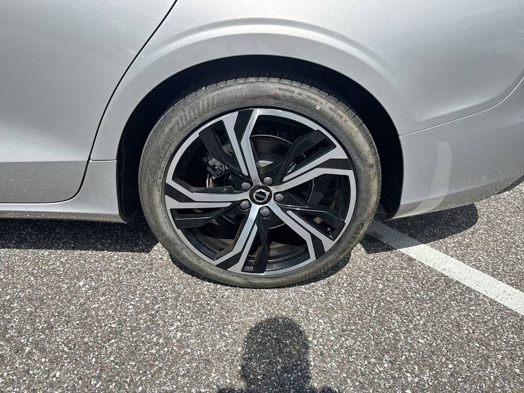 Thumbnail: 2024 Volvo S60 - 8