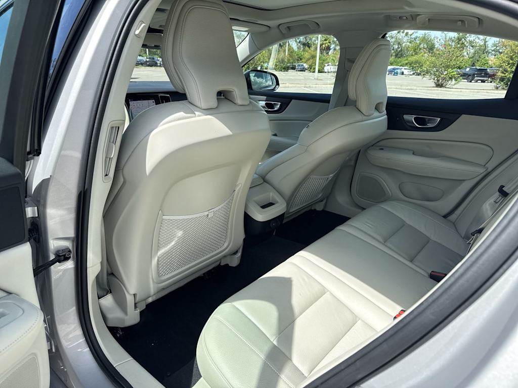 Thumbnail: 2024 Volvo S60 - 12