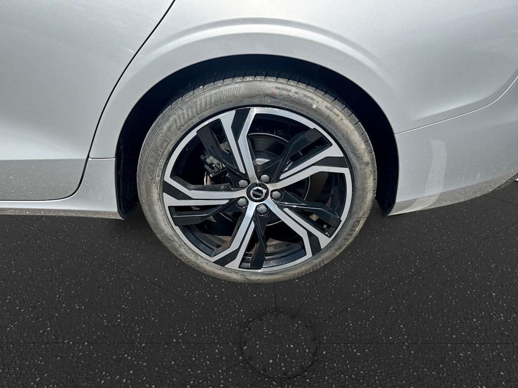 Thumbnail: 2024 Volvo S60 - 8
