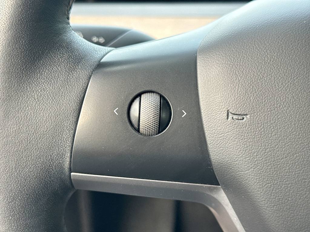 Thumbnail: 2023 Tesla Model Y - 31
