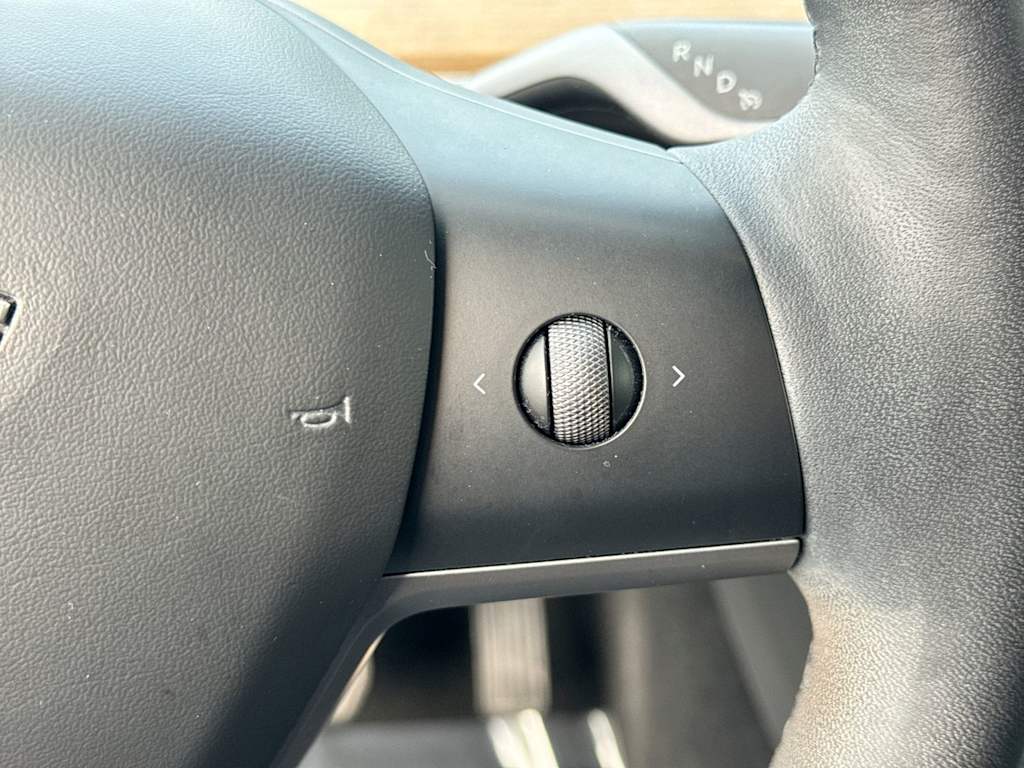 Thumbnail: 2023 Tesla Model Y - 32