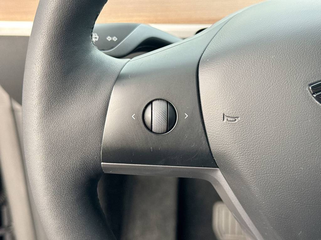 Thumbnail: 2024 Tesla Model Y - 33