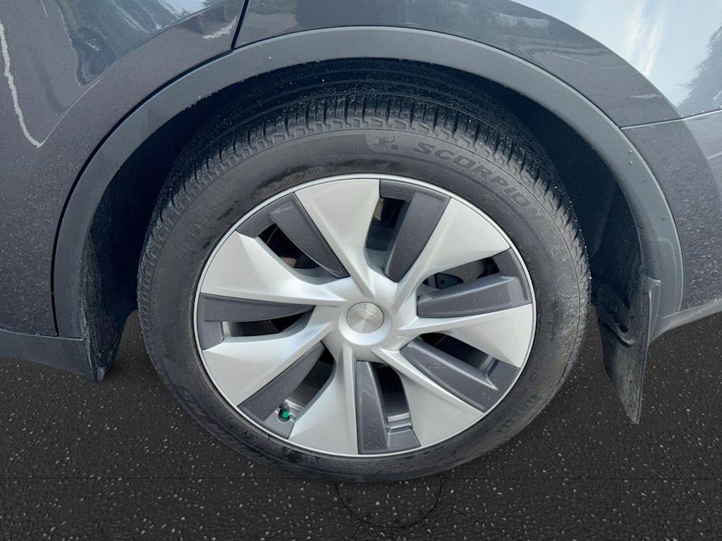 Thumbnail: 2024 Tesla Model Y - 8