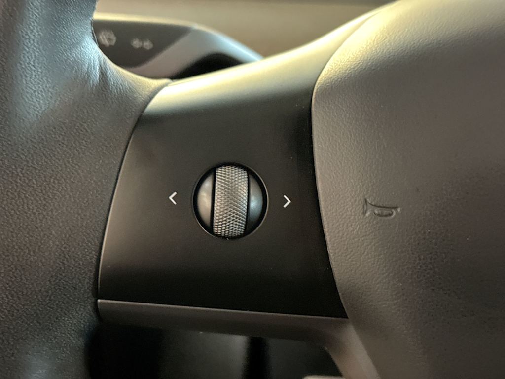 Thumbnail: 2023 Tesla Model Y - 33