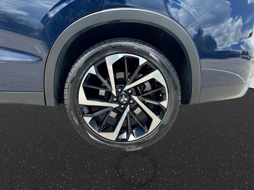 Thumbnail: 2024 Mitsubishi Outlander - 8