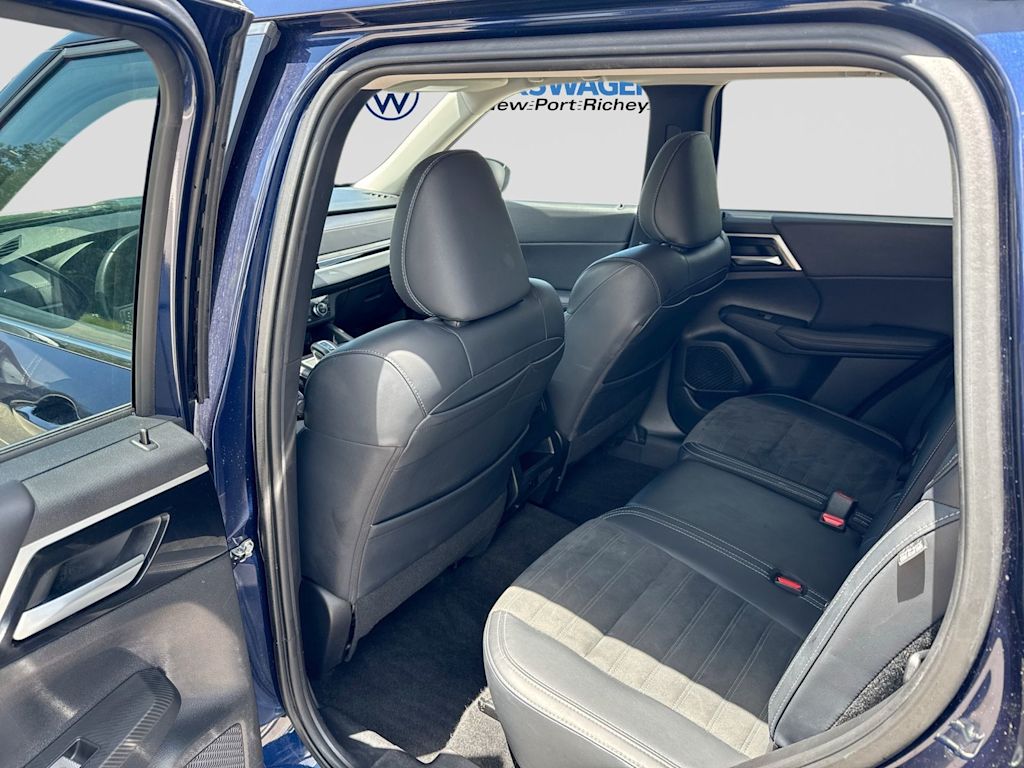 Thumbnail: 2024 Mitsubishi Outlander - 12