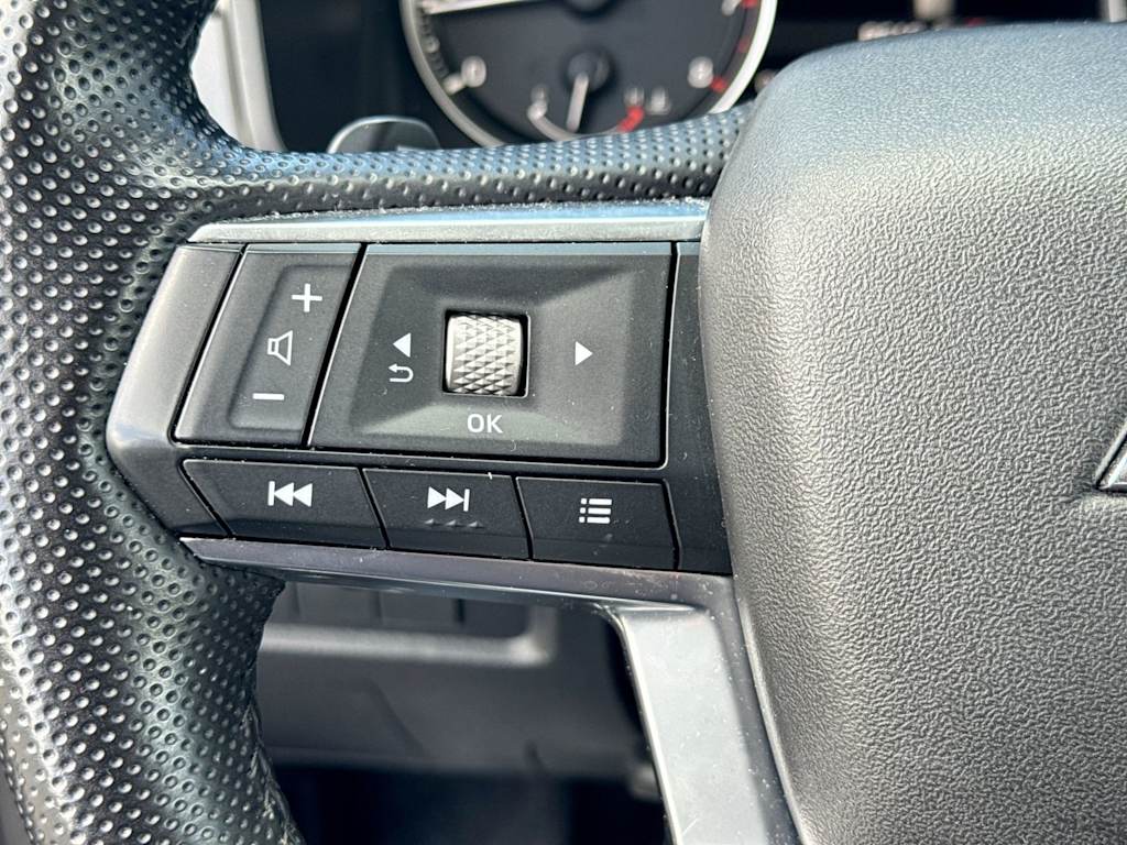 Thumbnail: 2024 Mitsubishi Outlander - 34