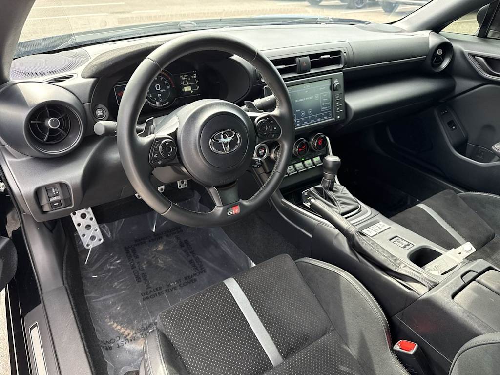 Thumbnail: 2025 Toyota GR86 - 2