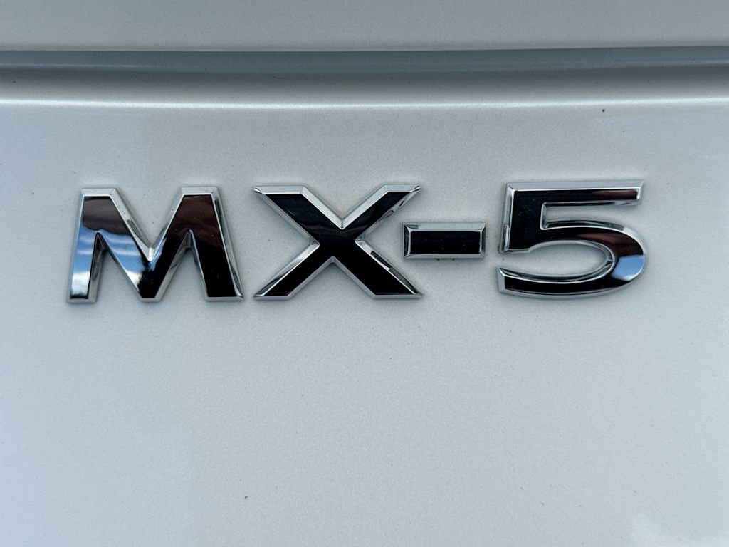 Thumbnail: 2022 Mazda MX-5 Miata - 31