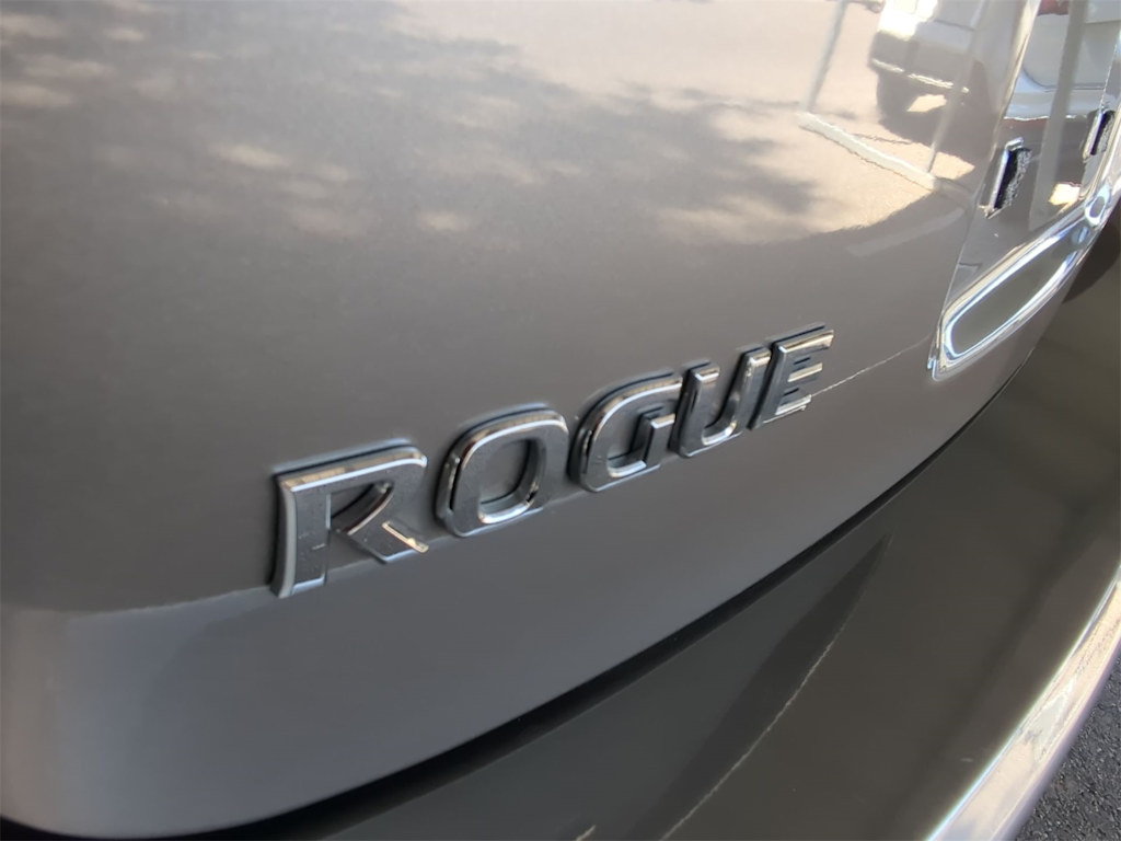 2015 Nissan Rogue S 25