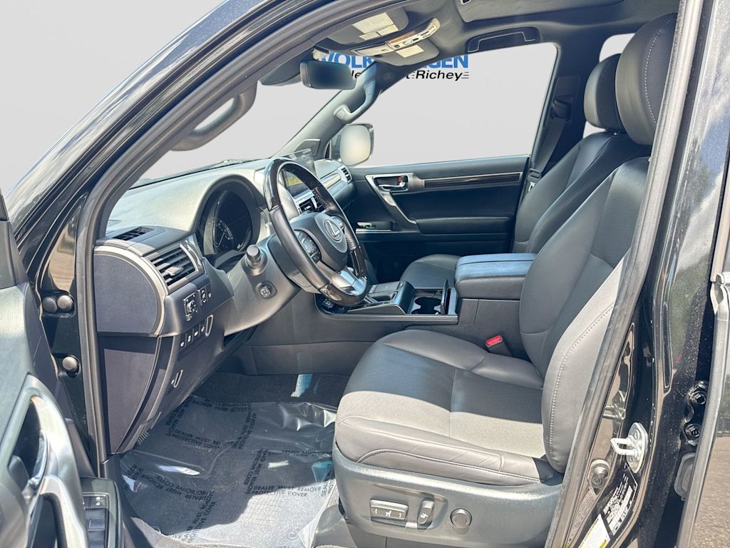 Thumbnail: 2023 Lexus GX - 10