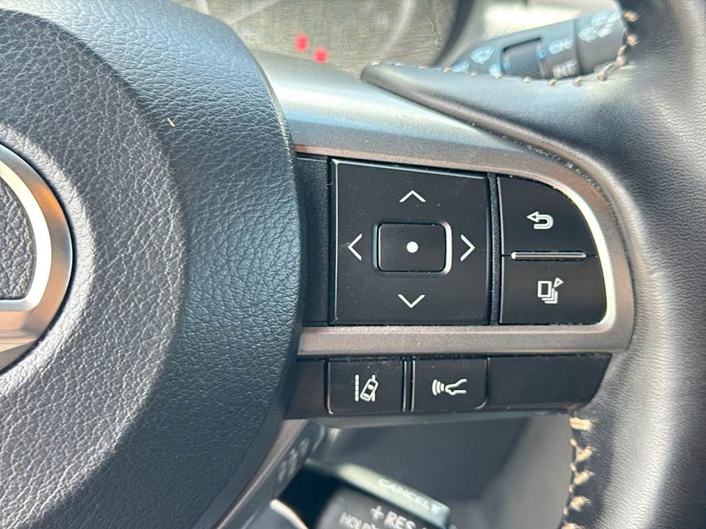 Thumbnail: 2023 Lexus GX - 36