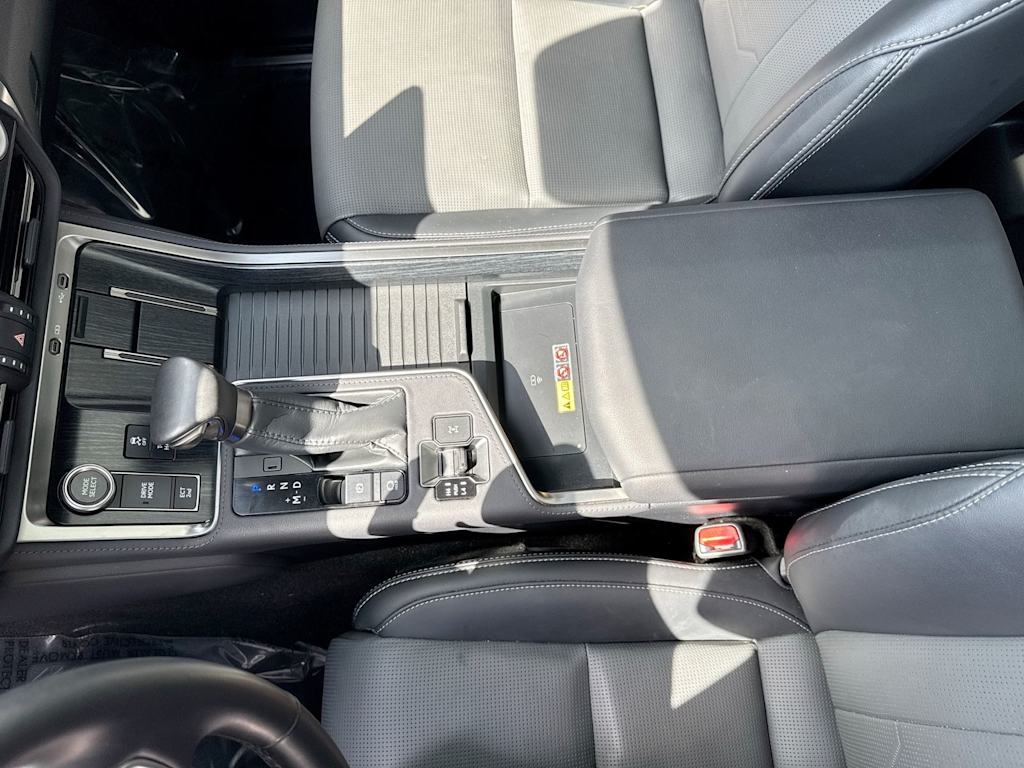 Thumbnail: 2025 Lexus ES - 15