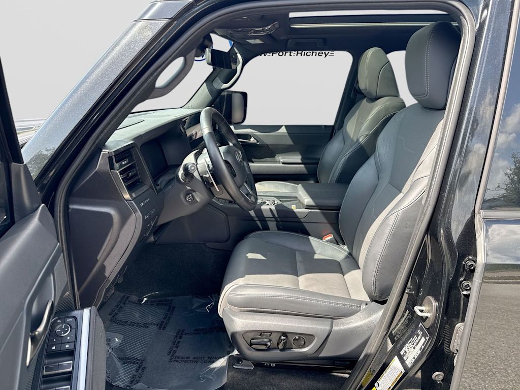 Thumbnail: 2025 Lexus ES - 11