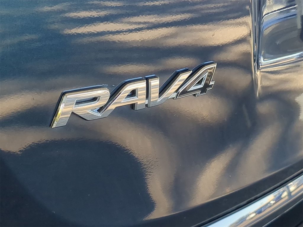 2018 Toyota RAV4 Limited 26