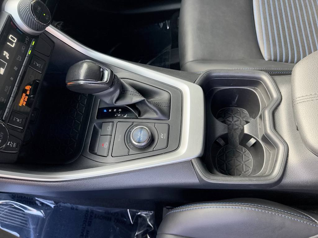 Thumbnail: 2021 Toyota RAV4 - 14