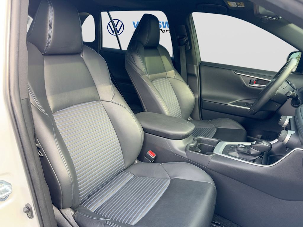 Thumbnail: 2021 Toyota RAV4 - 33