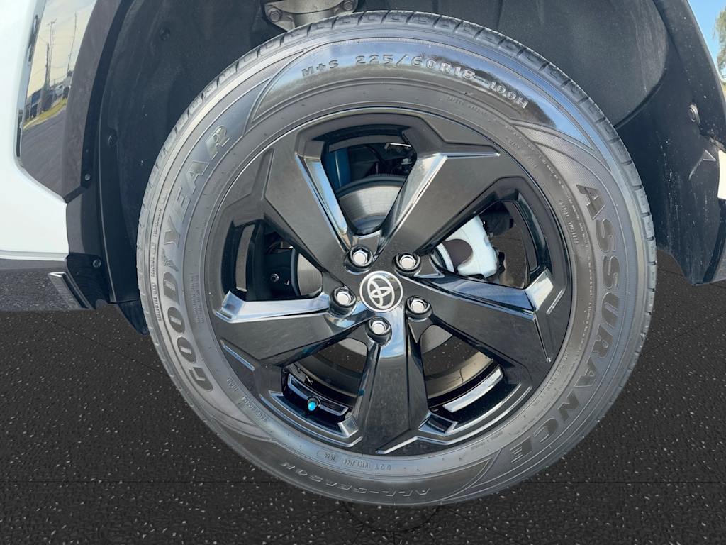 Thumbnail: 2021 Toyota RAV4 - 8